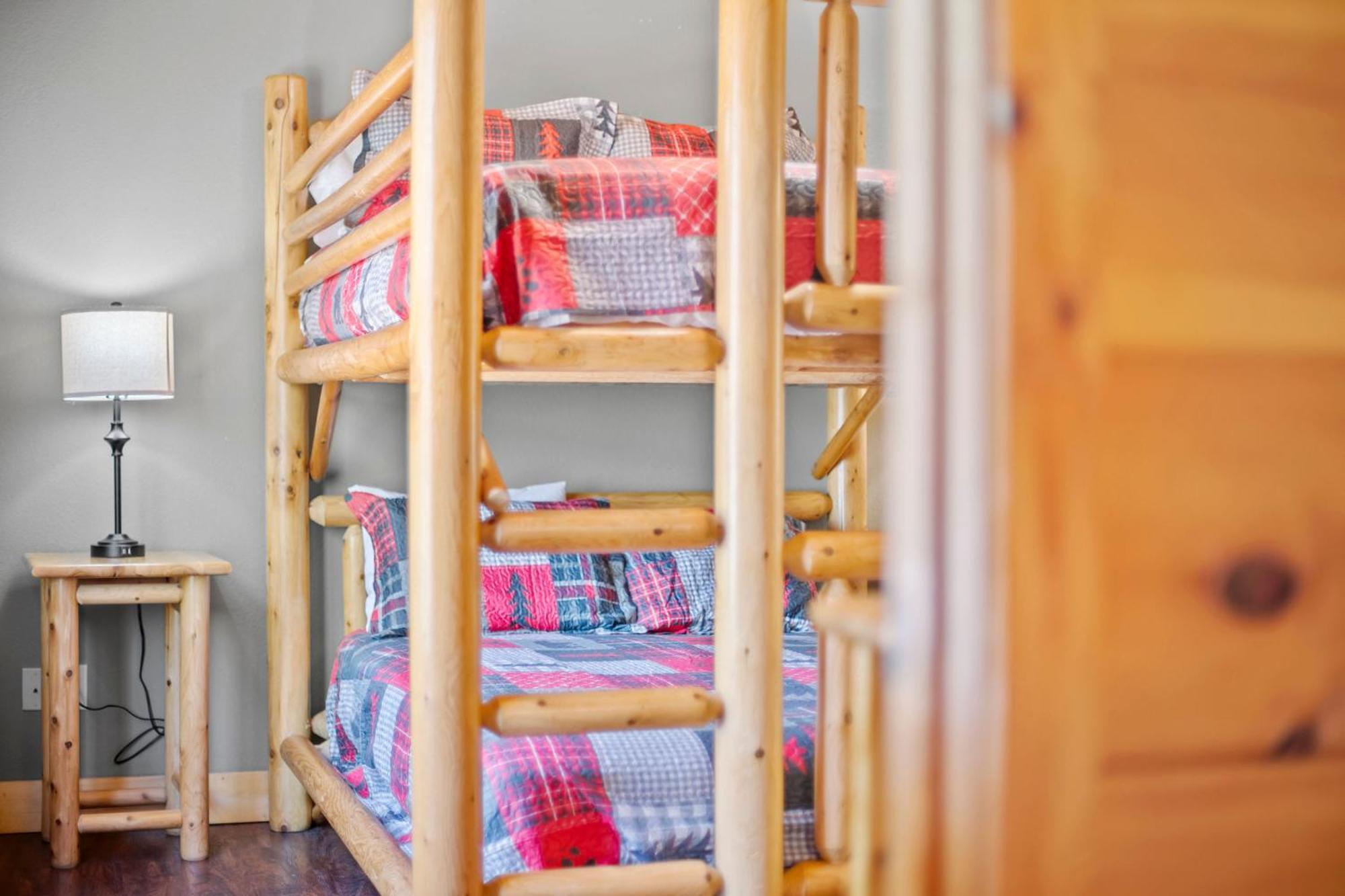 Stairway To Heaven Cabin By Staycating Gatlinburg Extérieur photo
